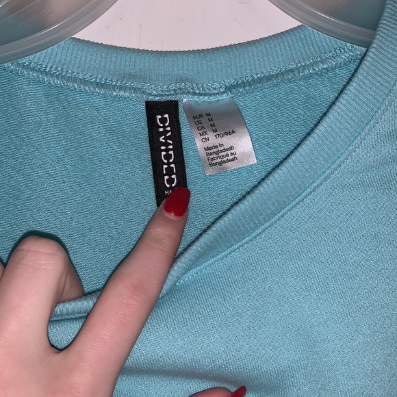 ⭐️Brand new teal H&M cropped muscle tank top - Picture 3 of 3